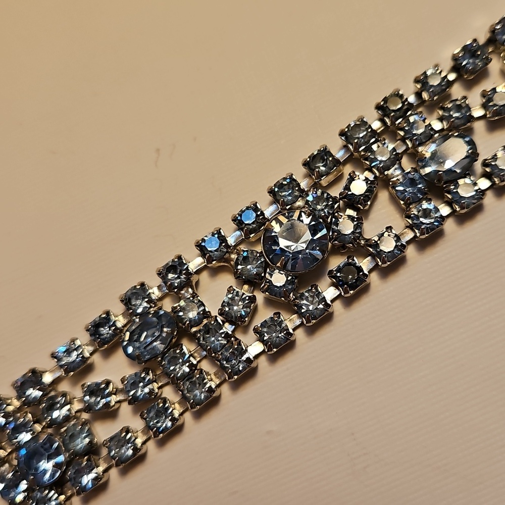 Vintage KRAMER Rhinestone Bracelet with Hidden Box Clasp Round & Oval Stones